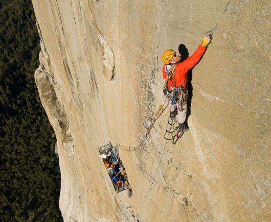 Adventurous Mountain Climbers | Funzug.com