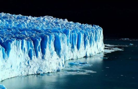 Beautiful Icebergs Around The World