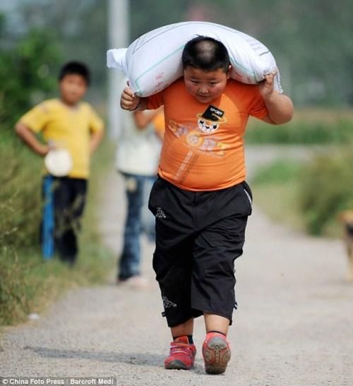 Young Weightlifter In China