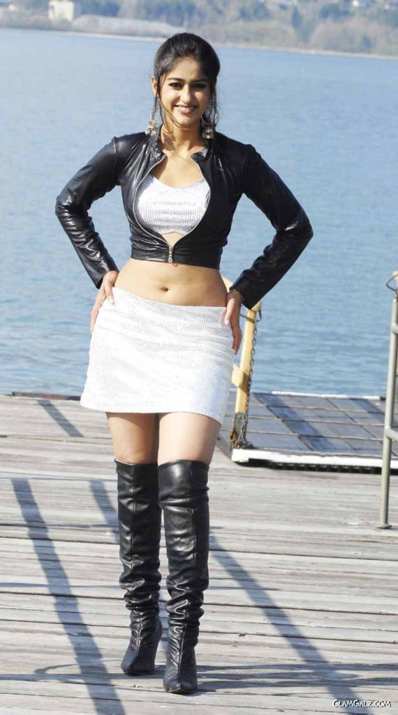 Pretty Ileana DCruz Photo Gallery