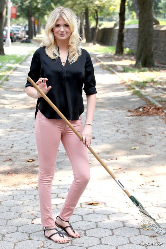 Kate Upton At The Zoo York Event