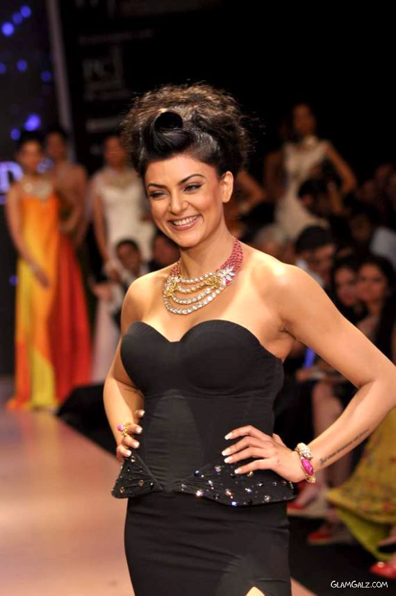 sushmita sen ramp walk sushmita sen ramp walk