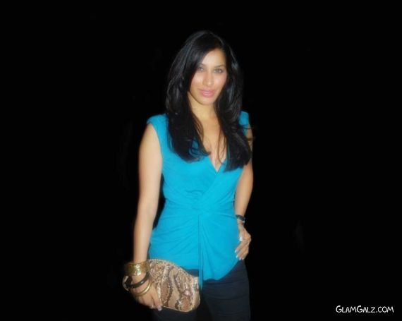 Click to Enlarge - Spicy Sophie Choudry Wallpapers