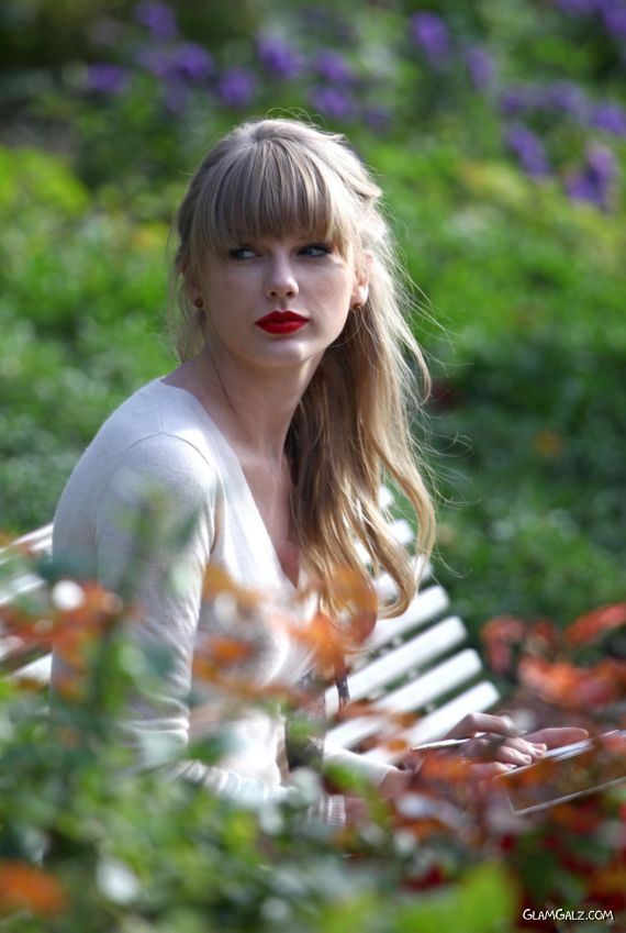 Taylor Swift On Set Of Begin Again