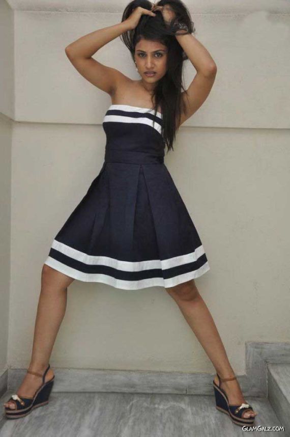 Telugu Beauty Shweta Pandit