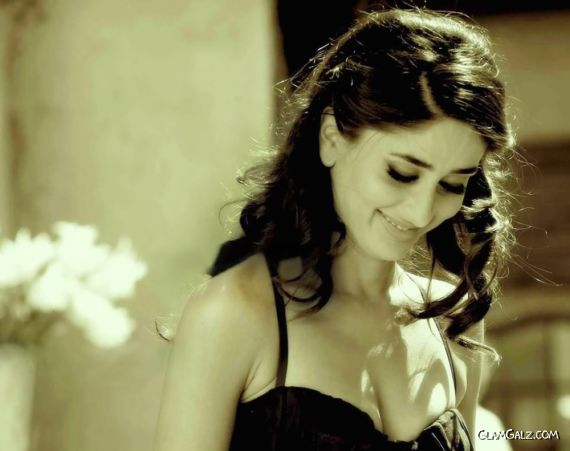 Click to Enlarge - Kareena Kapoor Wallpapers