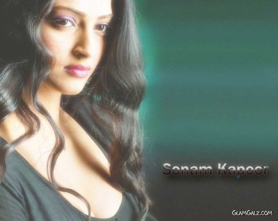 Click to Enlarge - Beautiful Sonam Kapoor Wallpapers
