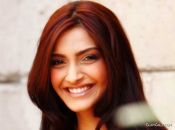 Click to Enlarge - Beautiful Sonam Kapoor Wallpapers