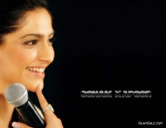 Click to Enlarge - Beautiful Sonam Kapoor Wallpapers