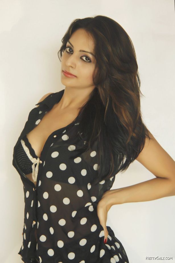 Leena Kapoor New Photo Shoot 